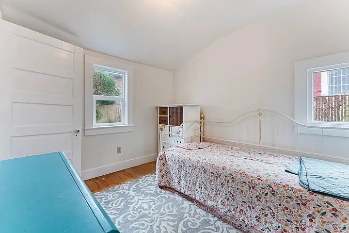 461 3rd Ave — Photo 9