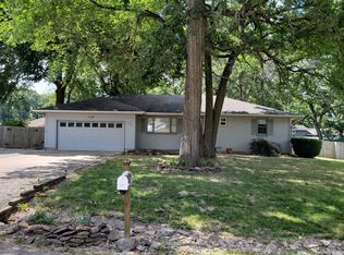 204 W Maple St, Nixa, MO 65714