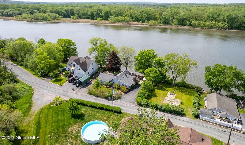 5th image of 260 Forts Ferry Road