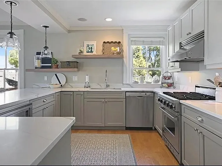 423 Hope St #D — Photo 6