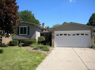 7220 Emerson Dr, Canton, MI 48187