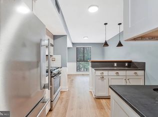2074 Royal Fern Ct #33/22B, Reston, VA 20191