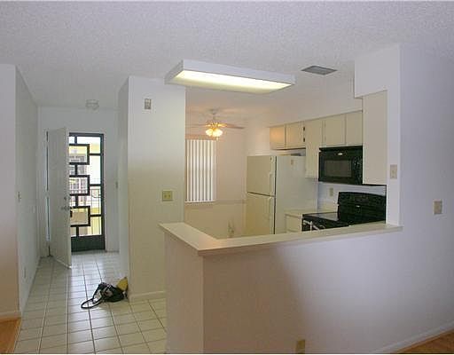 3rd image of 14905 Wedgefield Dr APT 204