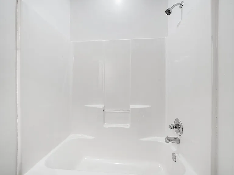 Beverly Townhomes — Photo 25