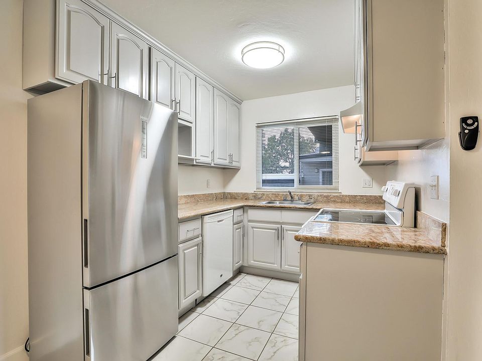 1st image of 470 Boynton Ave APT 11