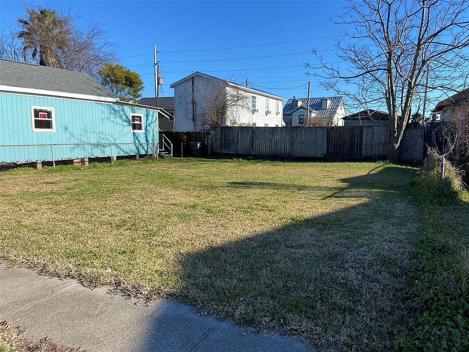 2nd image of 3919 Winnie St