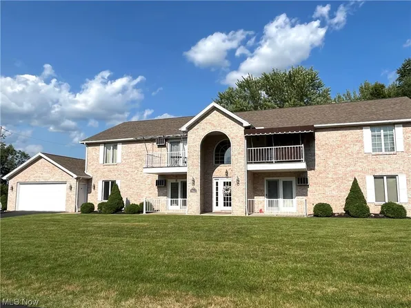 953 Auburn Hills Dr Unit 2, Youngstown, OH 44512