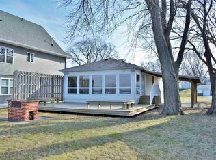 815 1st Ave, Hampton, IL 61256