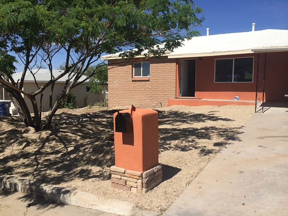 1st image of 2913 N Mann Dr