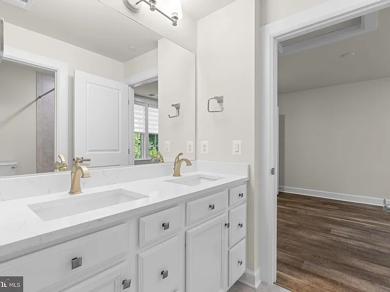 10513 Rossini Ln — Photo 29