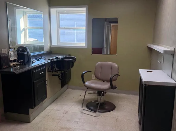 407 S Merritt Ave #5, Iron Mountain, MI 49801