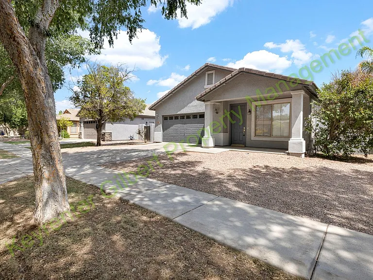 3676 E Bruce Ave — Photo 2
