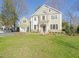 11 Riverside Dr, Florham Park, NJ 07932