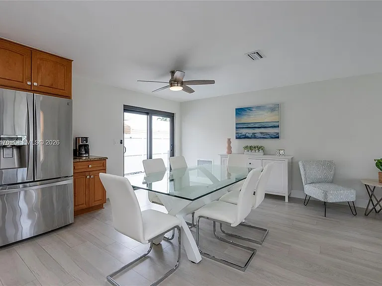 510 SE 3rd Ave — Photo 10