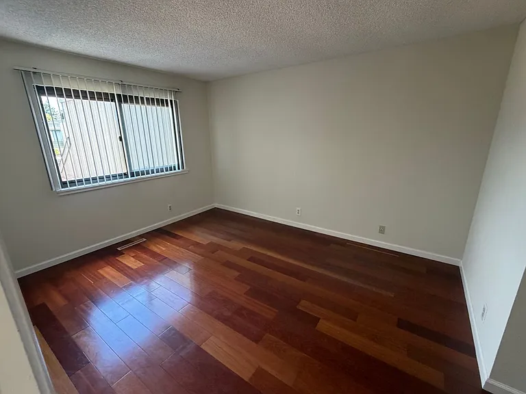 3423 Catalina Ave — Photo 13