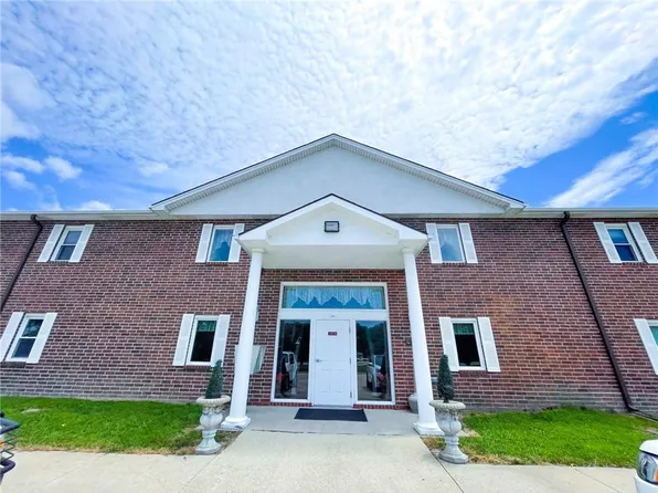 102 E Lawrence St, Kearney, MO 64060