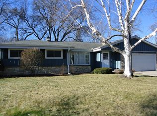 1035 N 120th St, Wauwatosa, WI 53226
