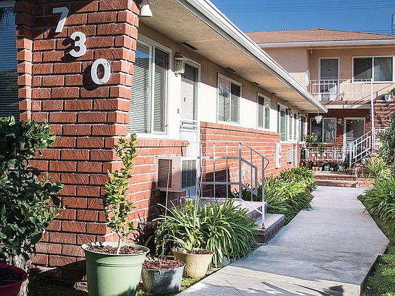 2nd image of 730 E Magnolia Blvd APT D