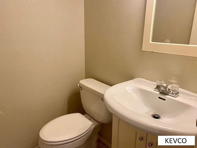 2717 Harvard St #A4 — Photo 5