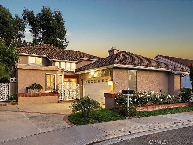 28 Starlight — Photo 1