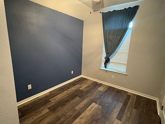 3rd image of 518 Tall Timber Dr