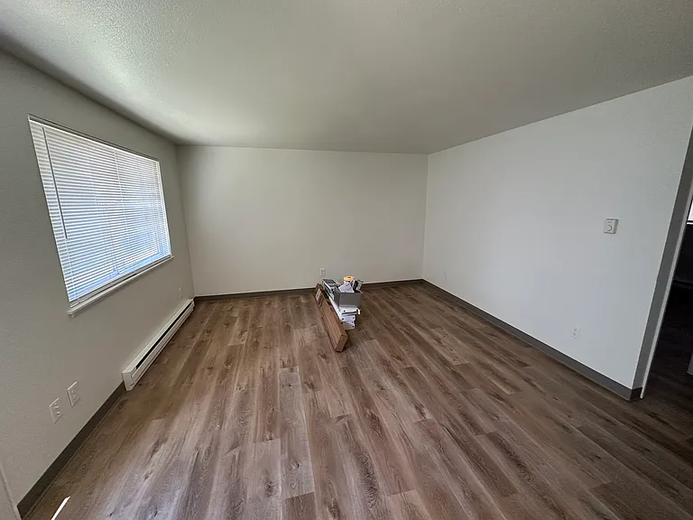 208 S 4th St #2 — Photo 6