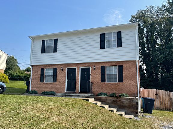 2nd image of 719 Normandy St NE #719