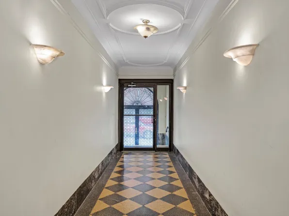 741 West End Avenue image 13 of 13