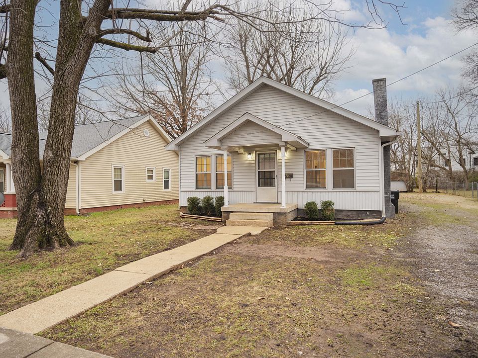 1st image of 218 1st Ave