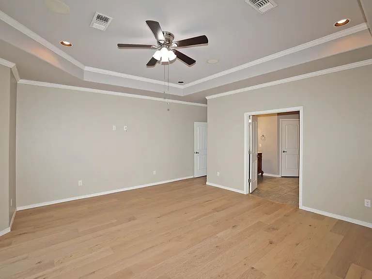 7501 Continental Pkwy — Photo 25