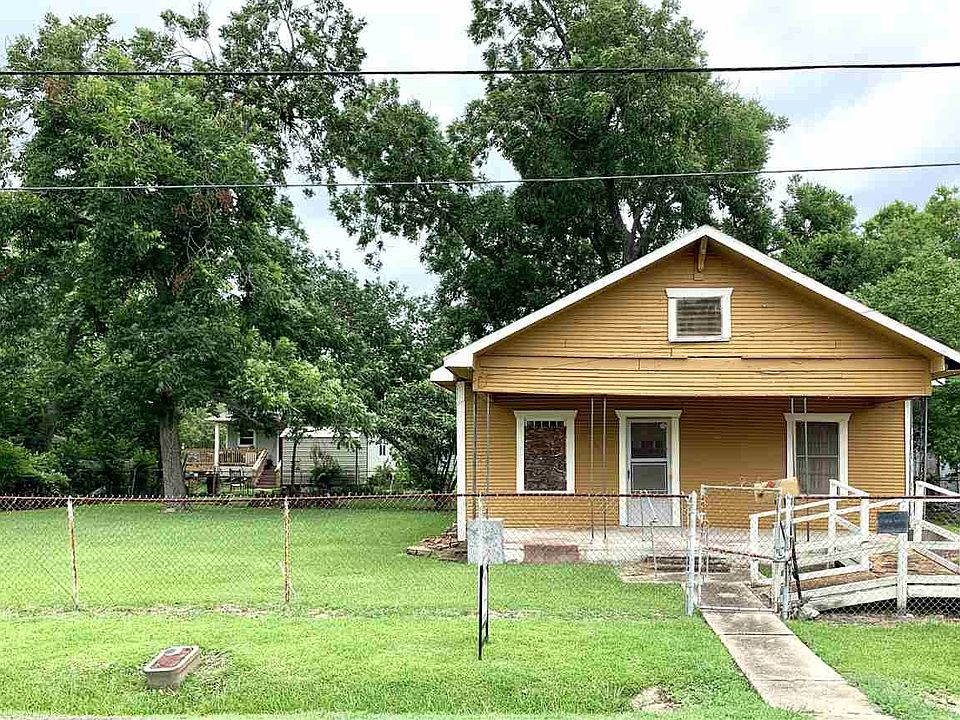 1st image of 3182 Brenham St
