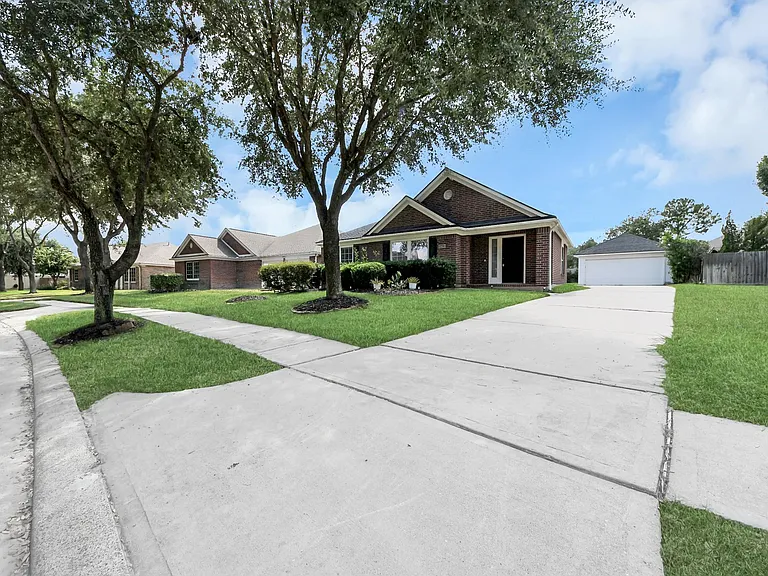 20418 Port Bishop Ln — Photo 45