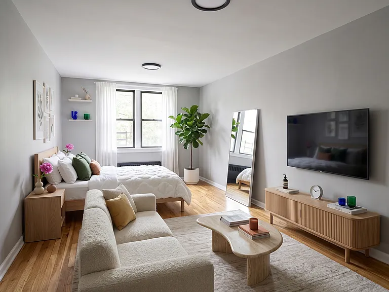 313 E 5th St #2G — Photo 1