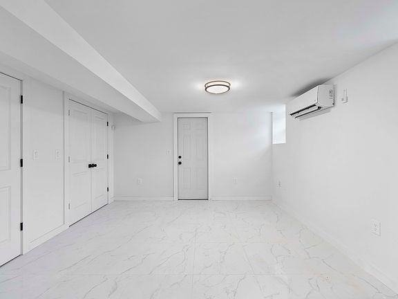 3rd image of 291 Montgomery St #4