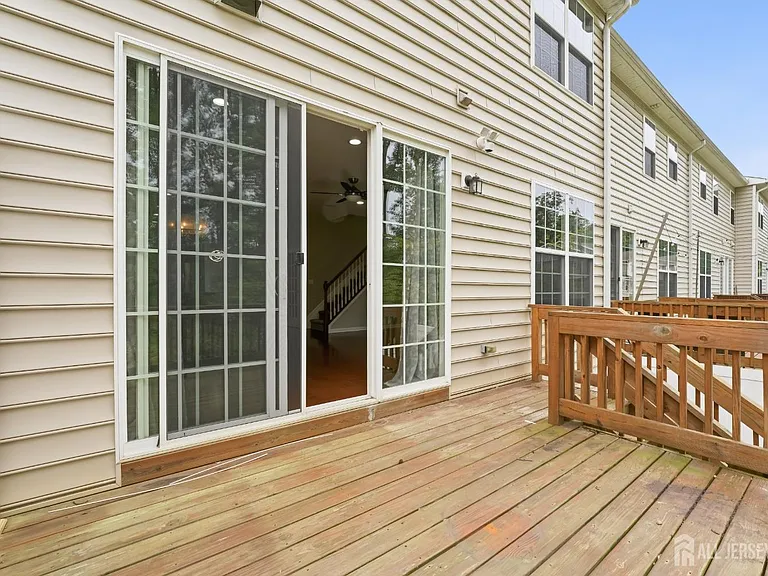 105 Pearce Ln S — Photo 24