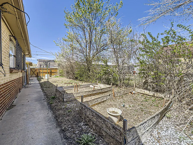 1403 N Uinta St — Photo 10