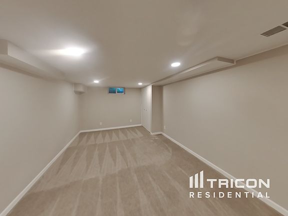 4th image of 7539 Park Ave