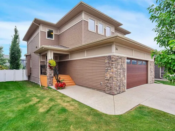 74 E Lazaro Close, Red Deer, AB T4R 0R8