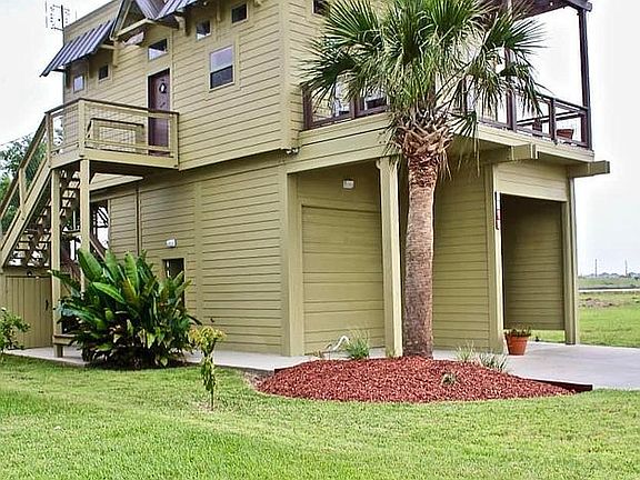 2nd image of 3910 Pirates Beach Cir