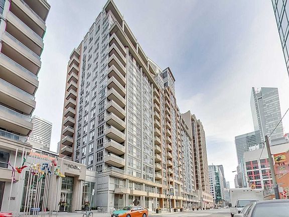 3rd image of 250 Wellington St W #436
