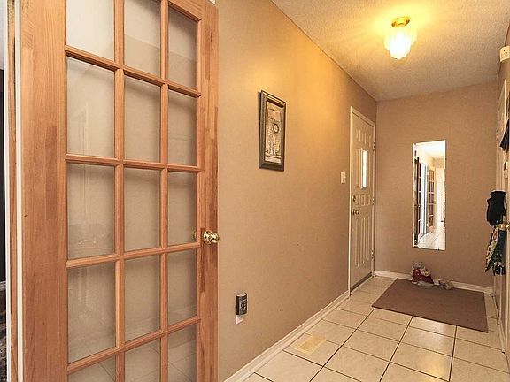 4th image of 99 Widgeon St
