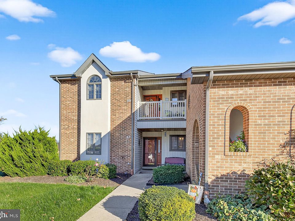 1st image of 37 Black Oak Dr