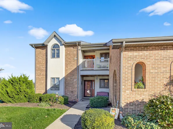 37 Black Oak Dr, Lancaster, PA 17602
