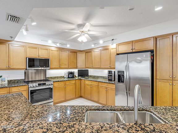 3rd image of 5300 S Atlantic Ave APT 8601