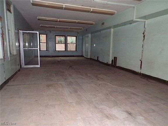 5th image of 619 Market St