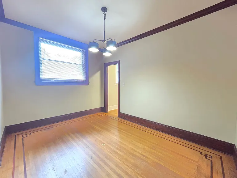 Knickerbocker Apartments — Photo 40