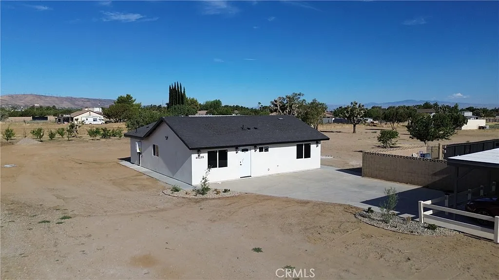 3 bed, 1200 sqft, $3,000 — Photo 4