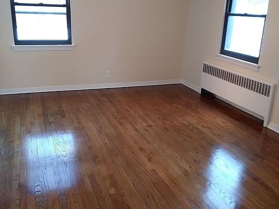 3rd image of 299 Essex St