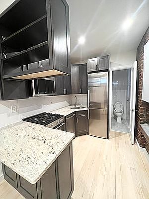1st image of 322 E 59th St #3