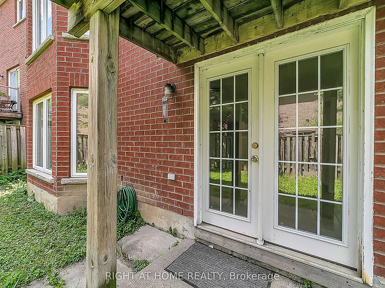 47 Medoc Pl — Photo 3